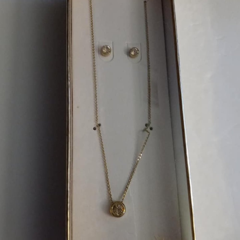 Bezel Necklace with Stud Earrings New